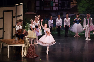 WALLS-20140426-8345.jpg